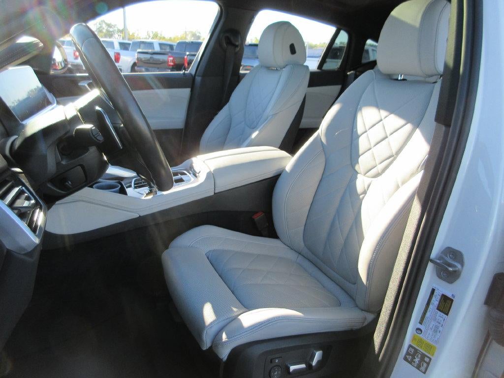 2023 BMW X6 xDrive40i