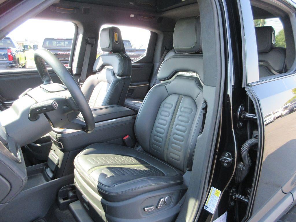 2023 RIVIAN R1T Adventure