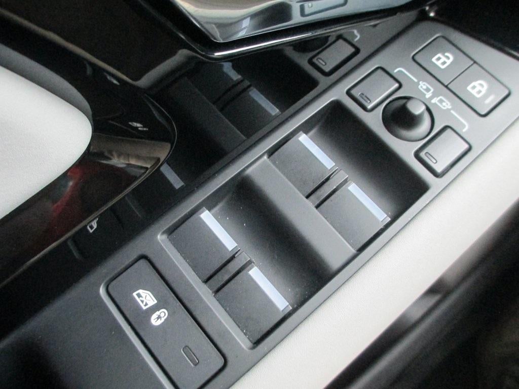 2025 Land Rover Range Rover Evoque Dynamic SE