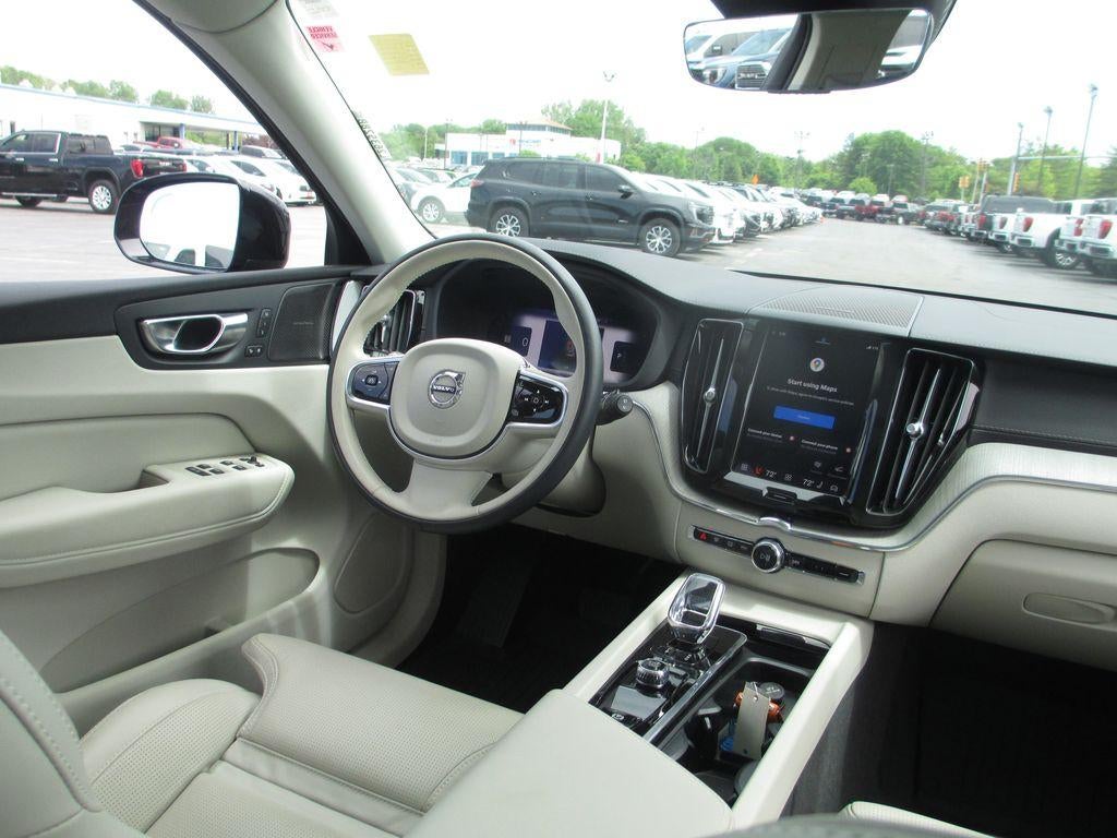 2024 Volvo XC60 Recharge Plug-In Hybrid T8 Ultimate Dark Theme