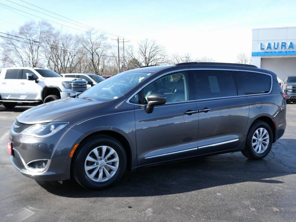 2017 Chrysler Pacifica Touring-L