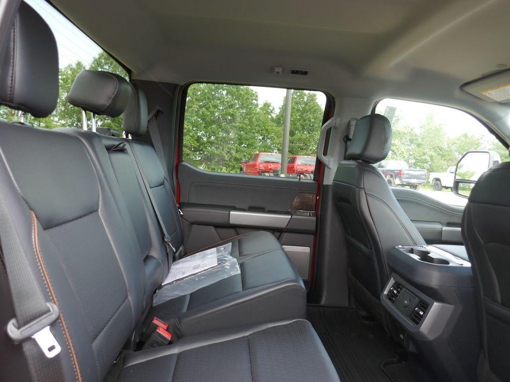 2026 Ford Super Duty F-550 DRW LARIAT 4WD Crew Cab 179" WB 60" CA