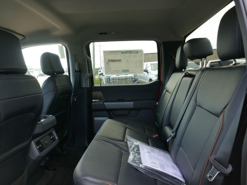 2026 Ford Super Duty F-550 DRW LARIAT 4WD Crew Cab 179" WB 60" CA