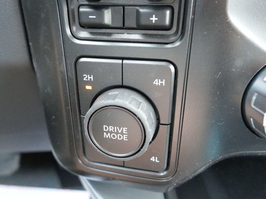 2026 Ford Super Duty F-550 DRW LARIAT 4WD Crew Cab 179" WB 60" CA