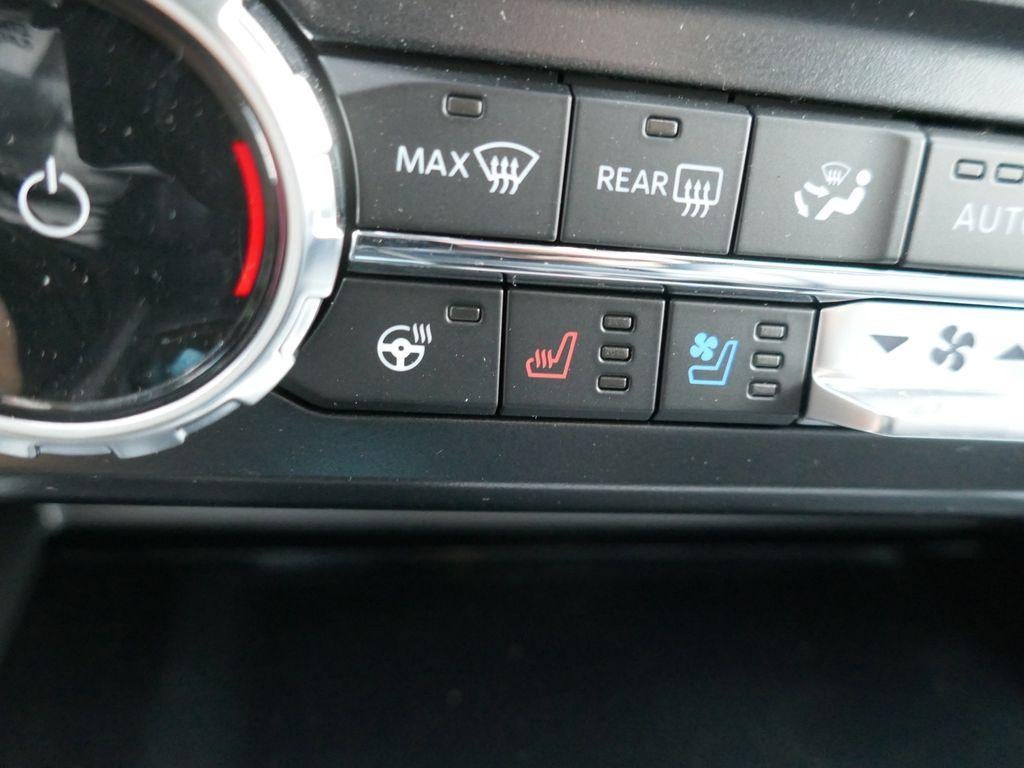 2026 Ford Super Duty F-550 DRW LARIAT 4WD Crew Cab 179" WB 60" CA