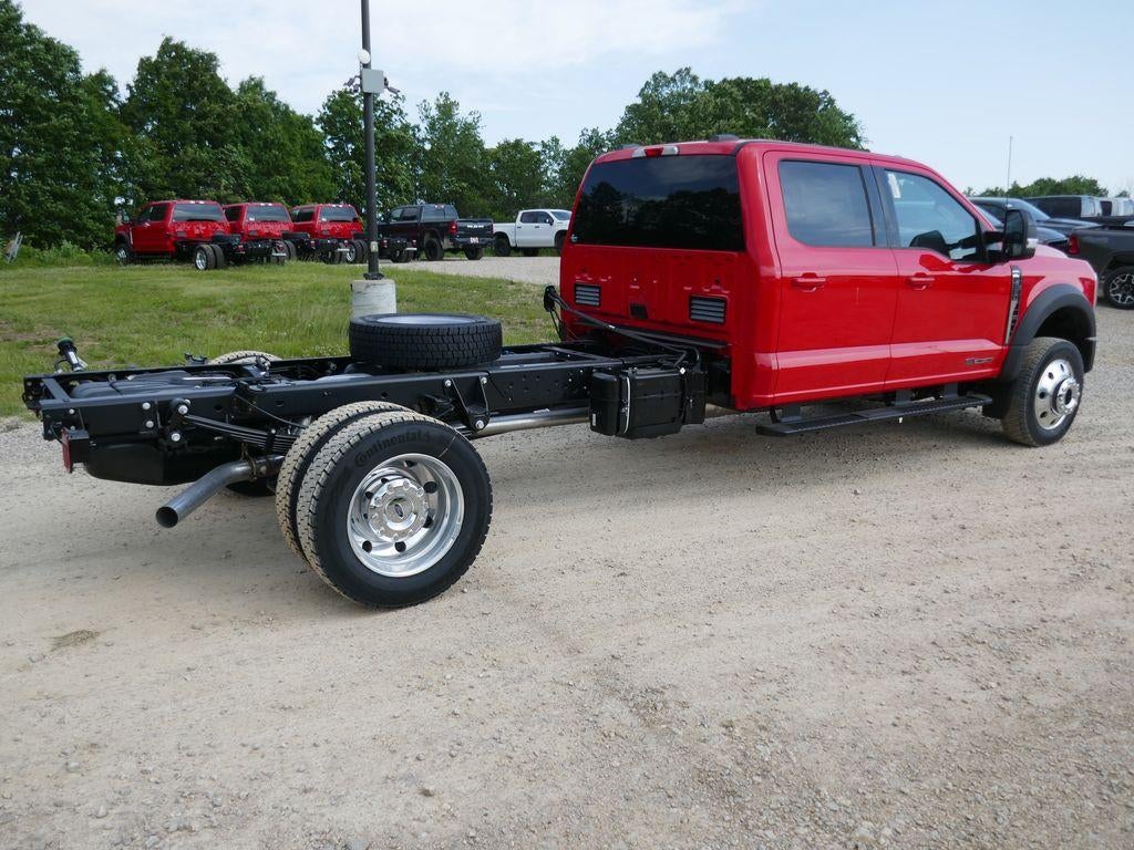 2026 Ford Super Duty F-550 DRW LARIAT 4WD Crew Cab 179" WB 60" CA