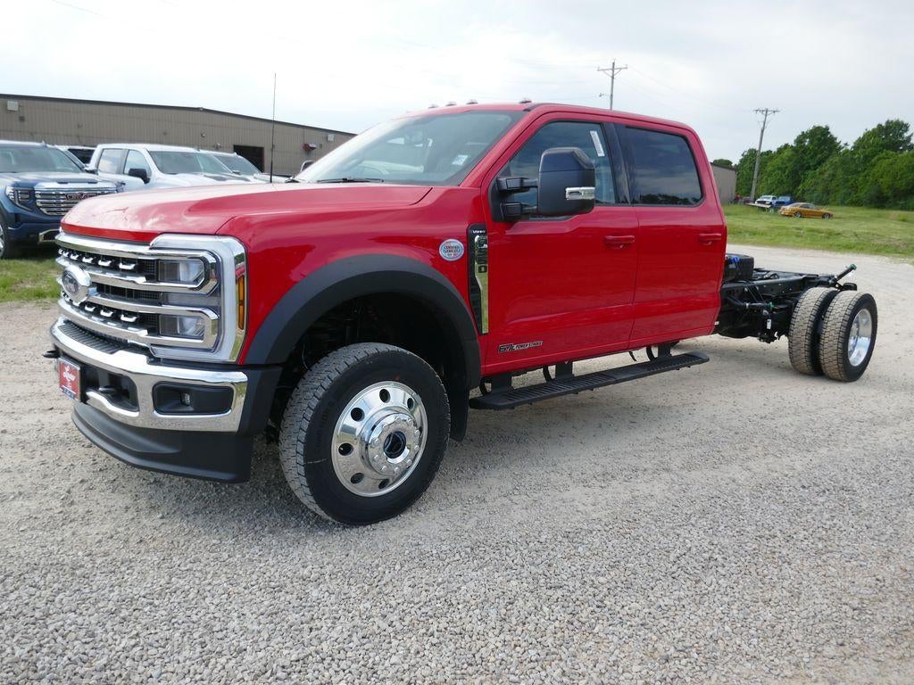 2026 Ford Super Duty F-550 DRW LARIAT 4WD Crew Cab 179" WB 60" CA