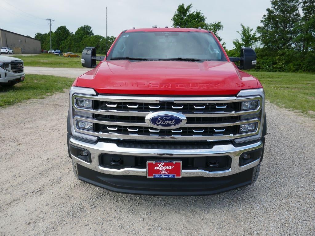 2026 Ford Super Duty F-550 DRW LARIAT 4WD Crew Cab 179" WB 60" CA