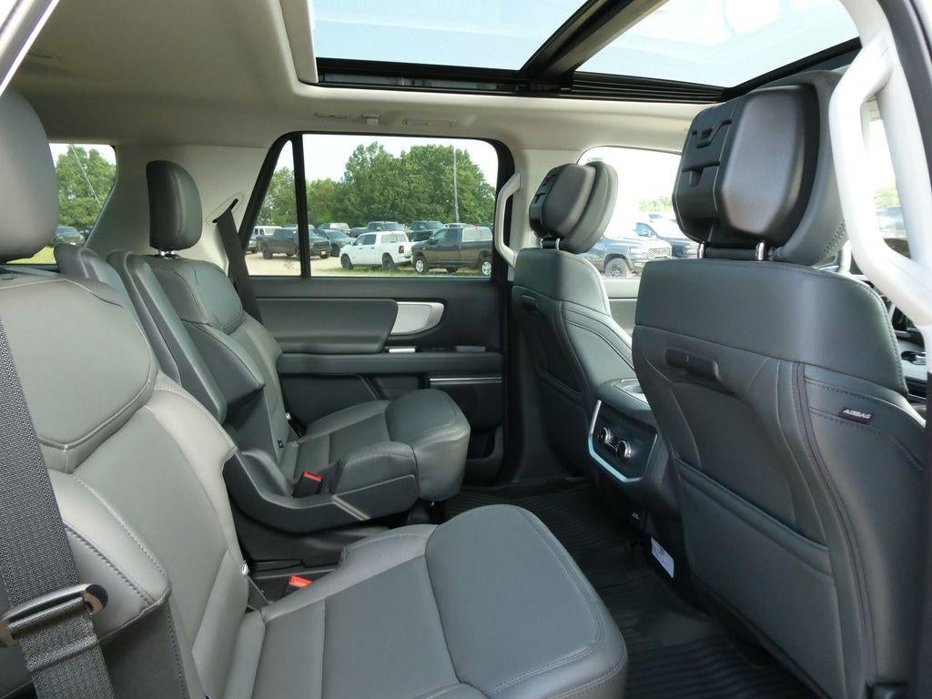 2027 Ford Expedition Active 4x4