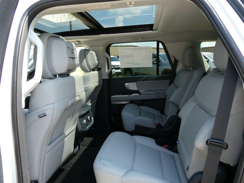 2027 Ford Expedition Active 4x4
