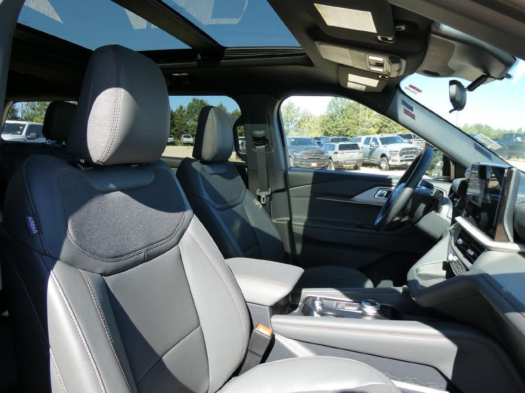 2027 Ford Explorer Active w/200A Pkg 4WD