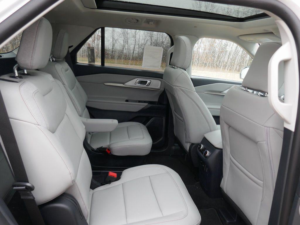 2026 Ford Explorer Active w/100A Pkg 4WD