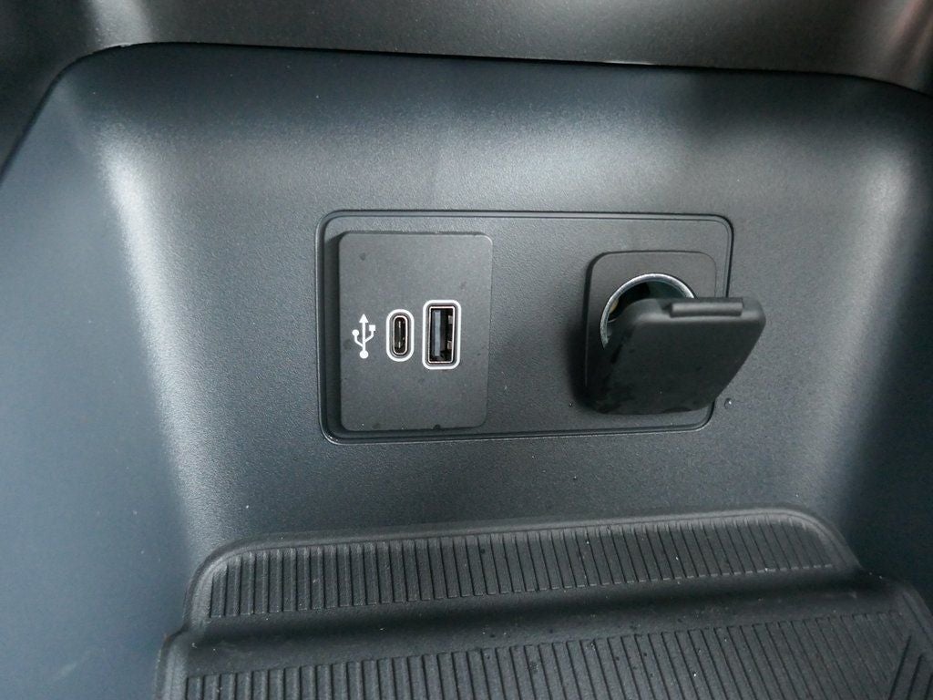 2026 Ford Explorer Active w/100A Pkg 4WD