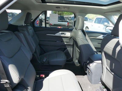 2026 Ford Explorer Active w/100A Pkg 4WD