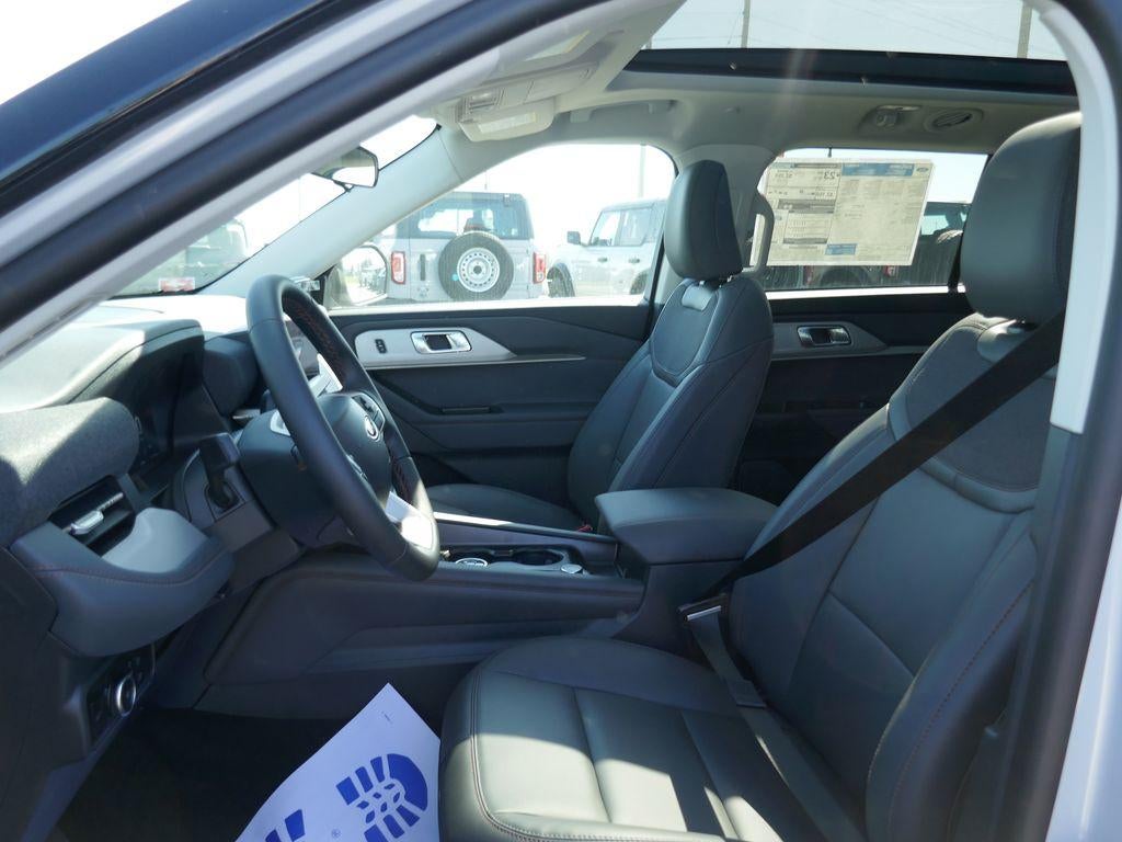 2026 Ford Explorer Active w/100A Pkg 4WD