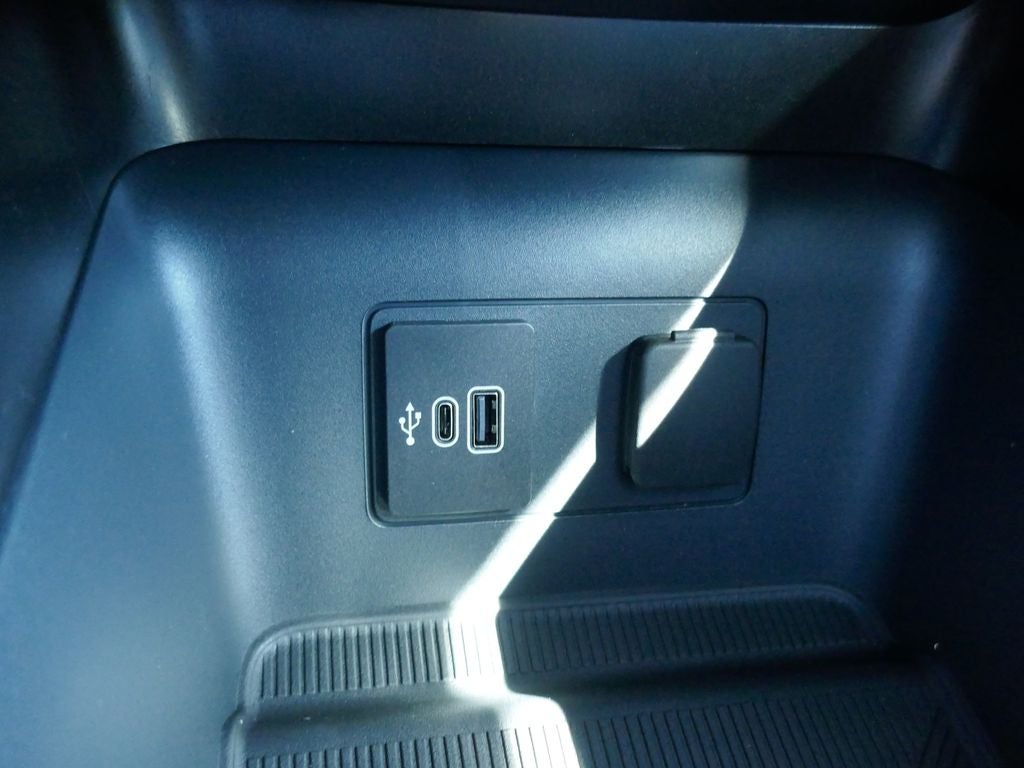 2026 Ford Explorer Active w/100A Pkg 4WD