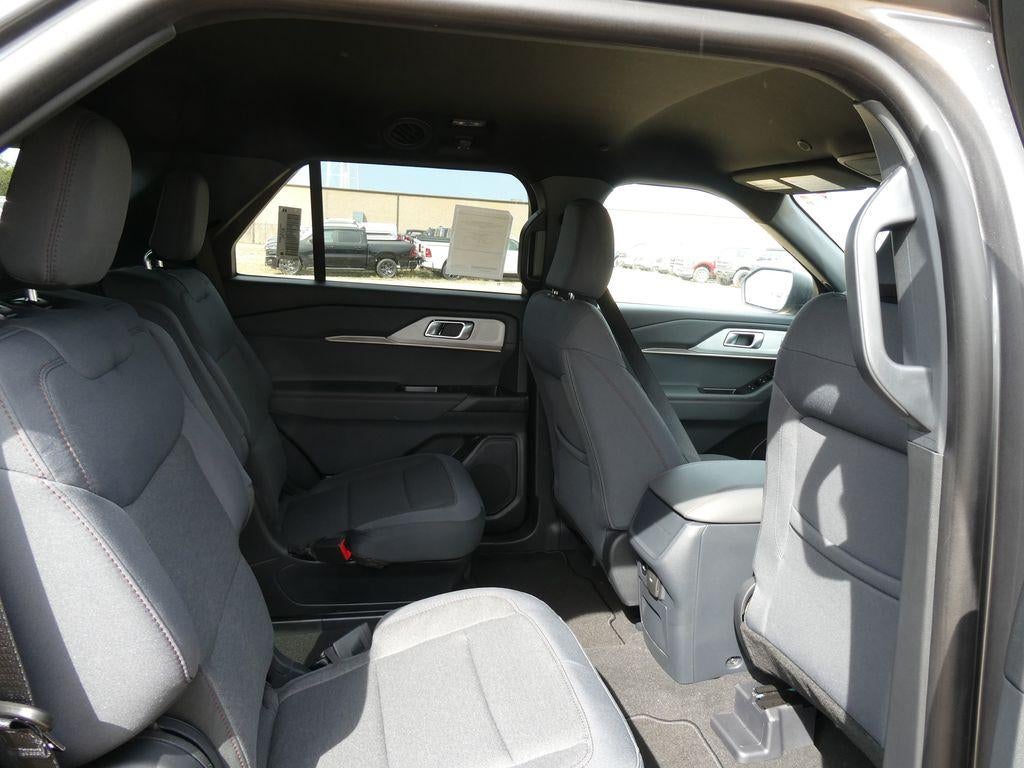 2027 Ford Explorer Active w/200A Pkg 4WD
