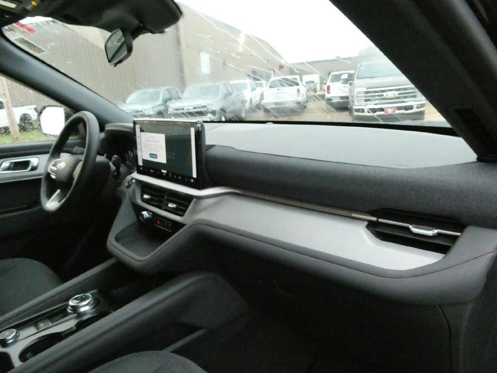 2027 Ford Explorer Active w/200A Pkg 4WD