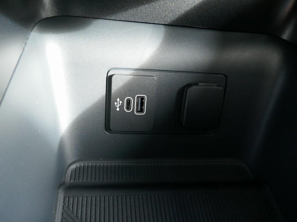 2026 Ford Explorer Active w/100A Pkg 4WD