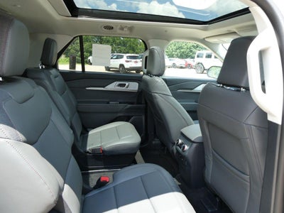 2026 Ford Explorer Active w/100A Pkg 4WD