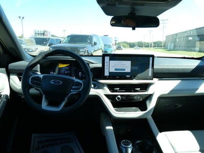 2027 Ford Explorer Active w/200A Pkg 4WD