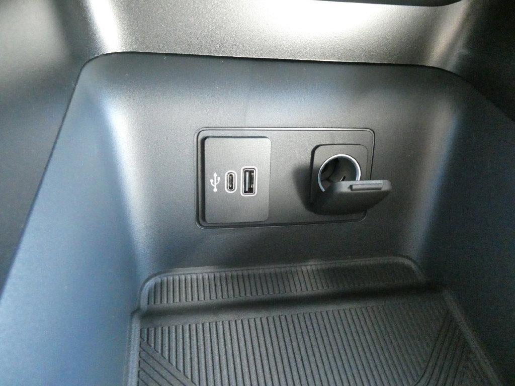 2027 Ford Explorer Active w/200A Pkg 4WD