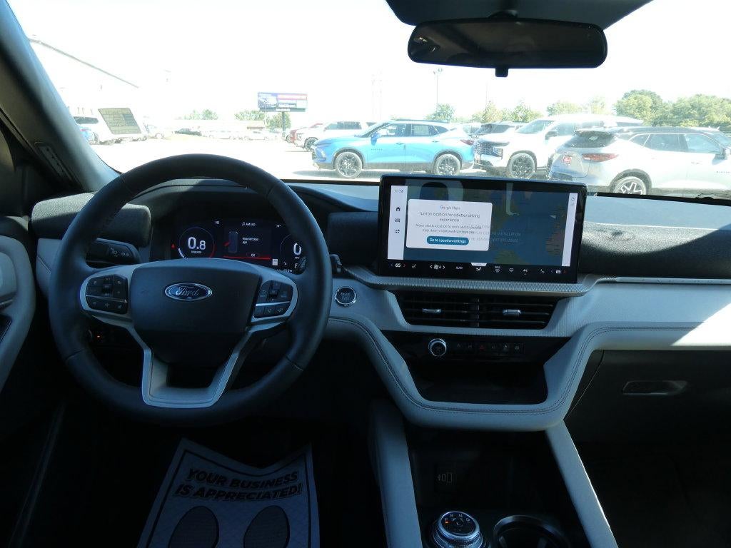 2027 Ford Explorer Active w/200A Pkg 4WD