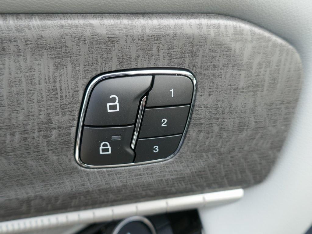 2026 Ford Explorer Platinum 4WD