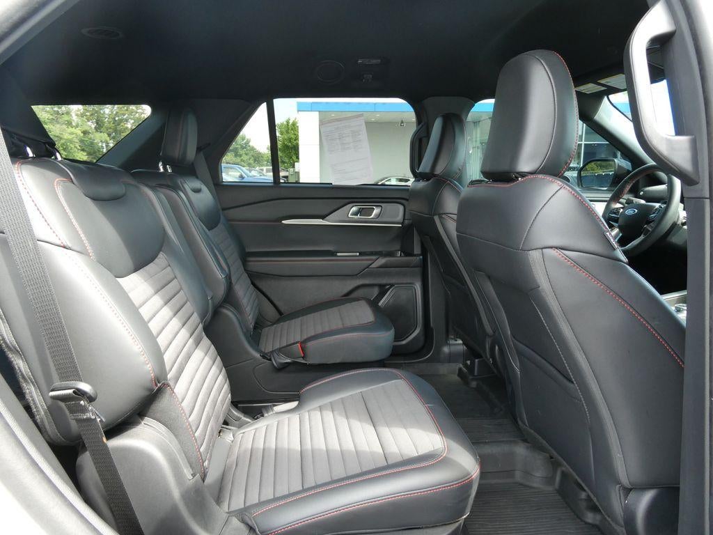 2025 Ford Explorer ST-Line 4WD