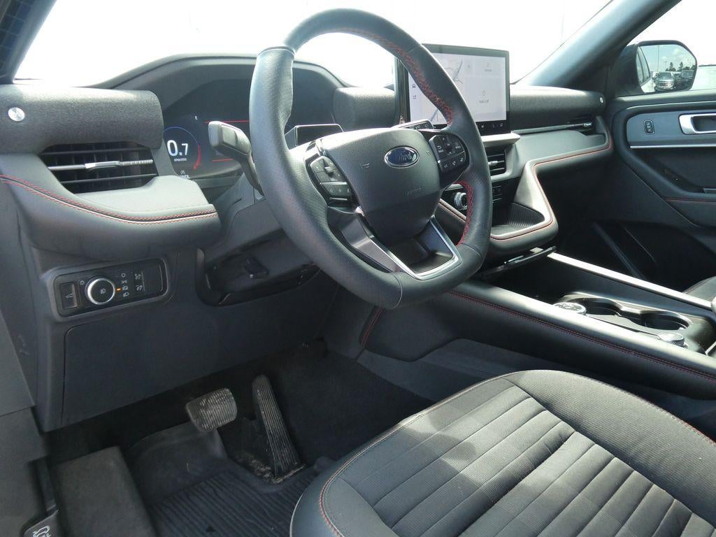 2025 Ford Explorer ST-Line 4WD