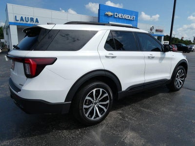 2025 Ford Explorer ST-Line 4WD