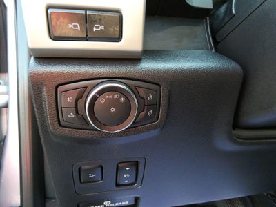 2018 Ford Super Duty F-250 SRW LARIAT 4WD Crew Cab 6.75' Box