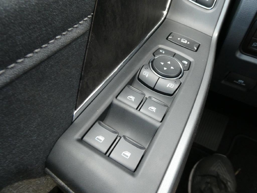2027 Ford Super Duty F-250 SRW LARIAT 4WD Crew Cab 6.75' Box