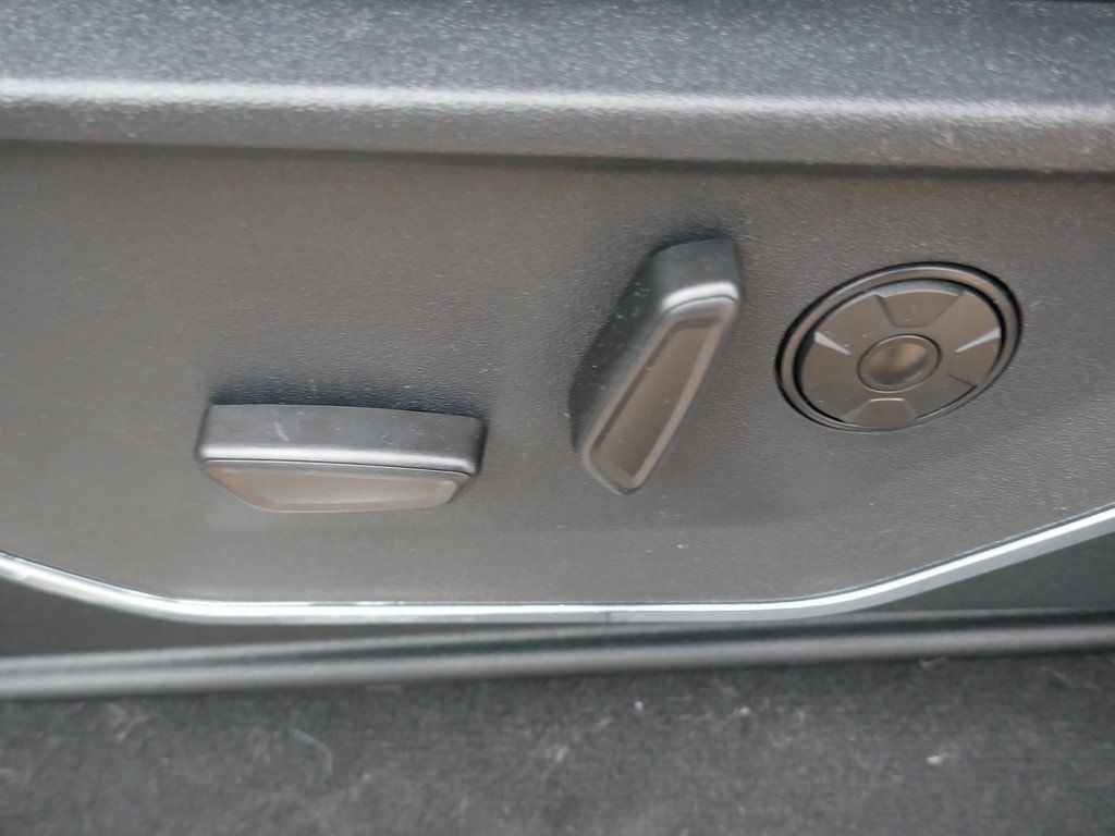 2026 Ford Super Duty F-250 SRW Platinum 4WD Crew Cab 6.75' Box