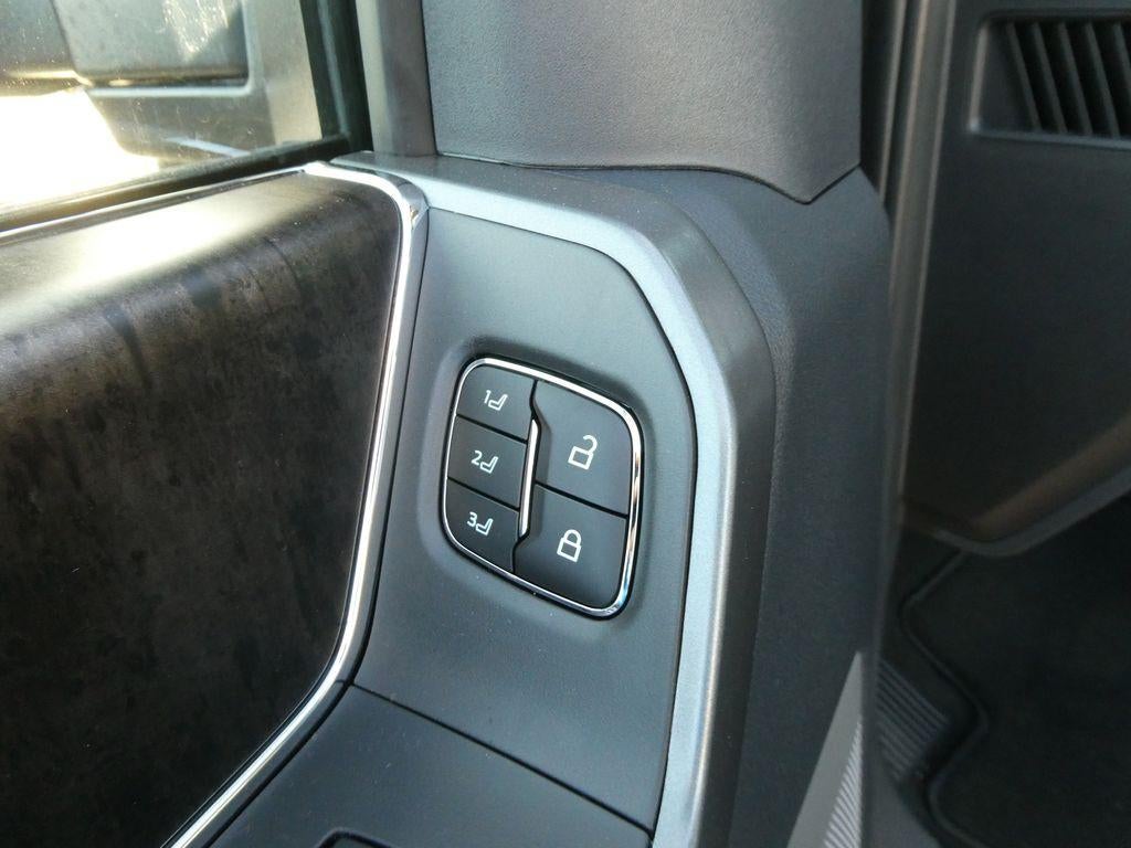 2026 Ford Super Duty F-250 SRW LARIAT 4WD Crew Cab 6.75' Box