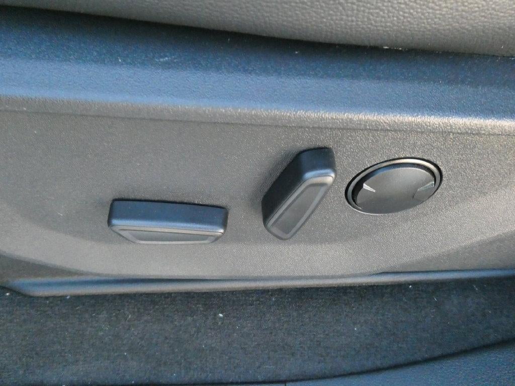 2027 Ford Super Duty F-250 SRW LARIAT 4WD Crew Cab 6.75' Box