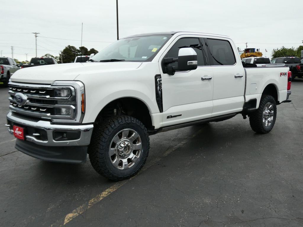2023 Ford Super Duty F-250 SRW LARIAT 4WD Crew Cab 6.75' Box