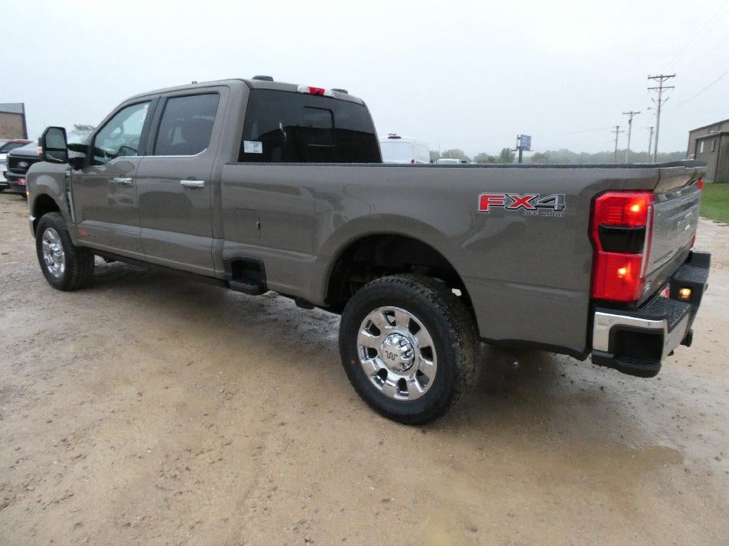 2027 Ford Super Duty F-350 SRW King Ranch 4WD Crew Cab 8' Box