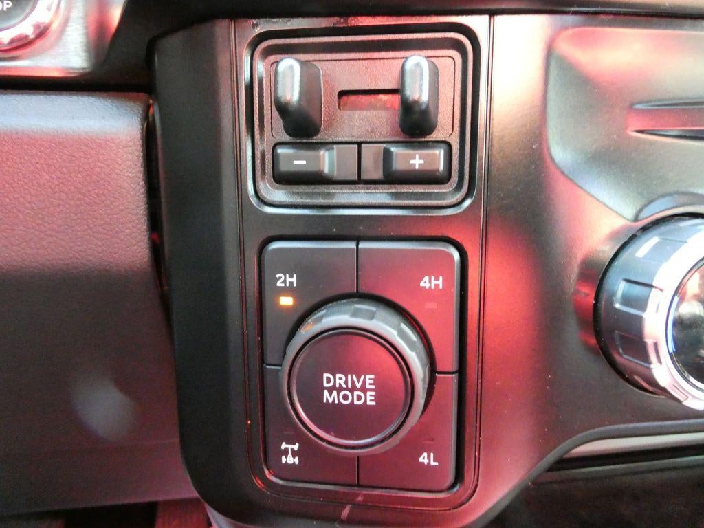 2023 Ford Super Duty F-350 SRW LARIAT 4WD Crew Cab 6.75' Box