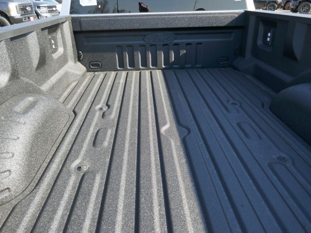 2026 Ford Super Duty F-350 SRW LARIAT 4WD Crew Cab 8' Box