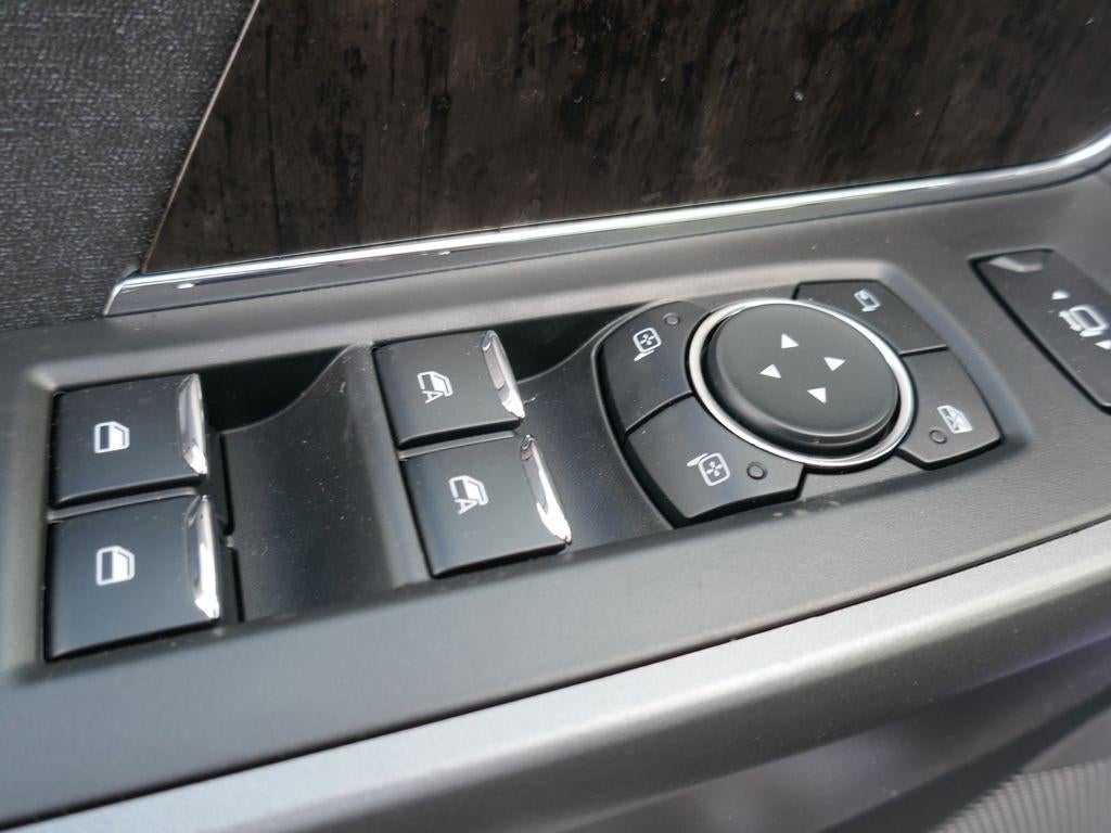 2026 Ford Super Duty F-350 SRW LARIAT 4WD Crew Cab 8' Box