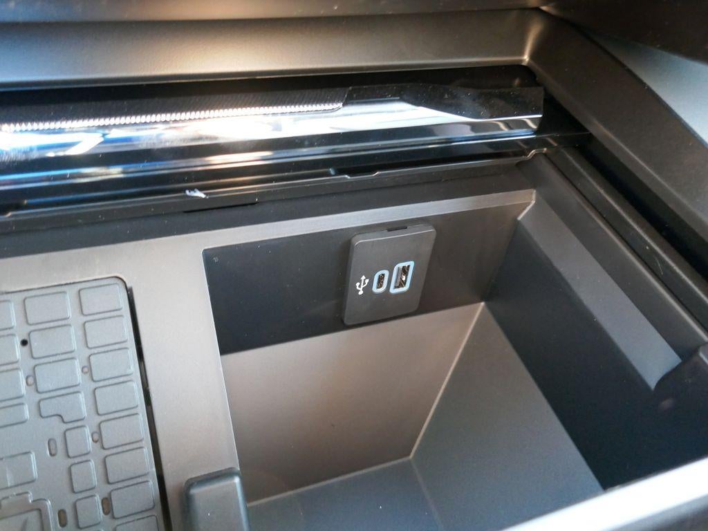 2026 Ford Super Duty F-350 SRW LARIAT 4WD Crew Cab 8' Box