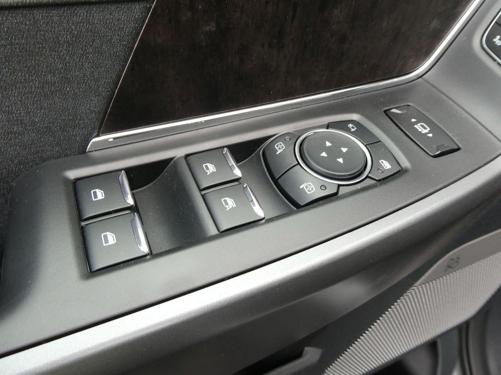 2026 Ford Super Duty F-350 SRW LARIAT 4WD Crew Cab 8' Box