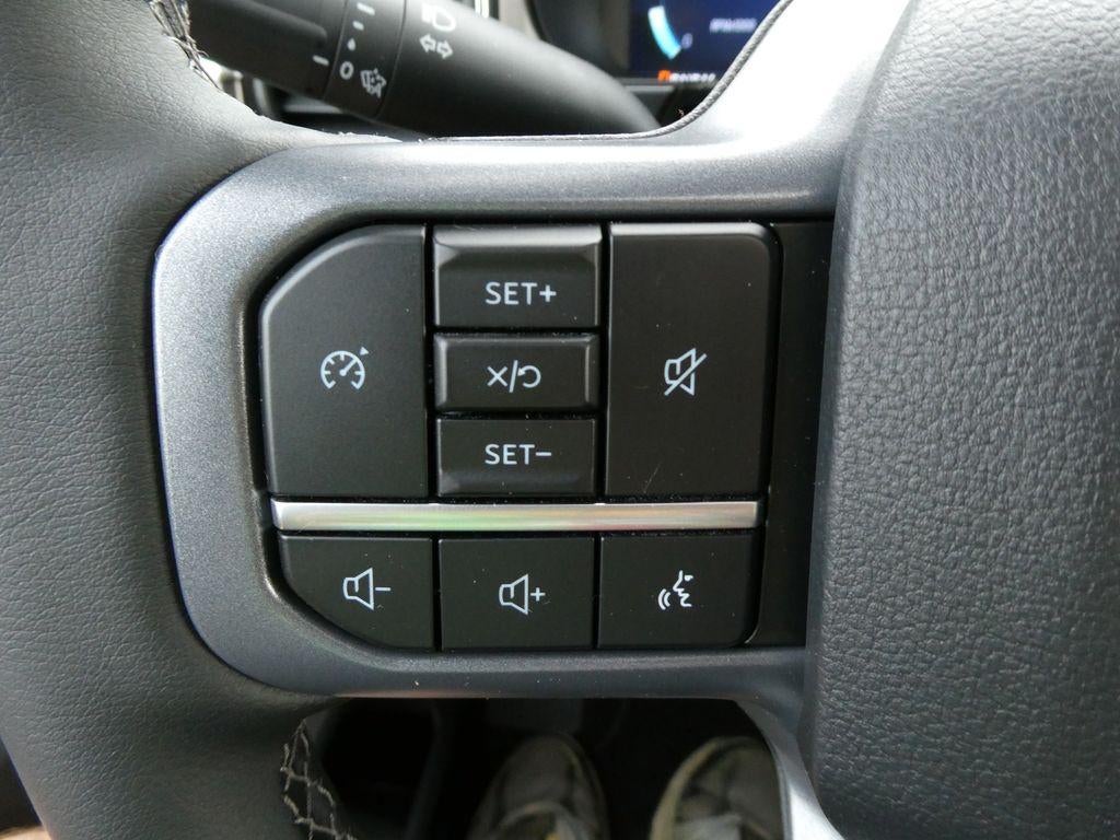 2026 Ford Super Duty F-350 SRW LARIAT 4WD Crew Cab 8' Box