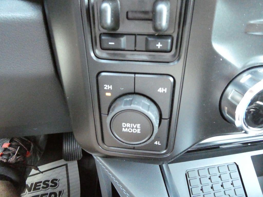 2026 Ford Super Duty F-350 DRW Platinum 4WD Crew Cab 8' Box