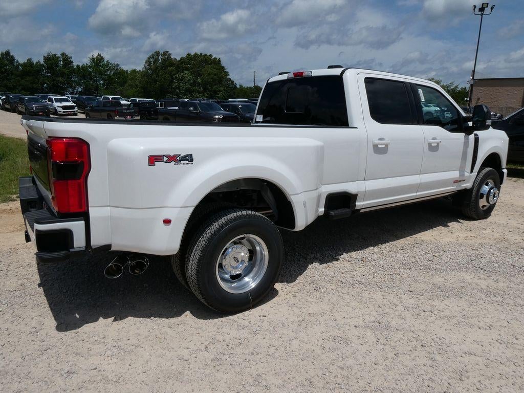 2026 Ford Super Duty F-350 DRW Platinum 4WD Crew Cab 8' Box