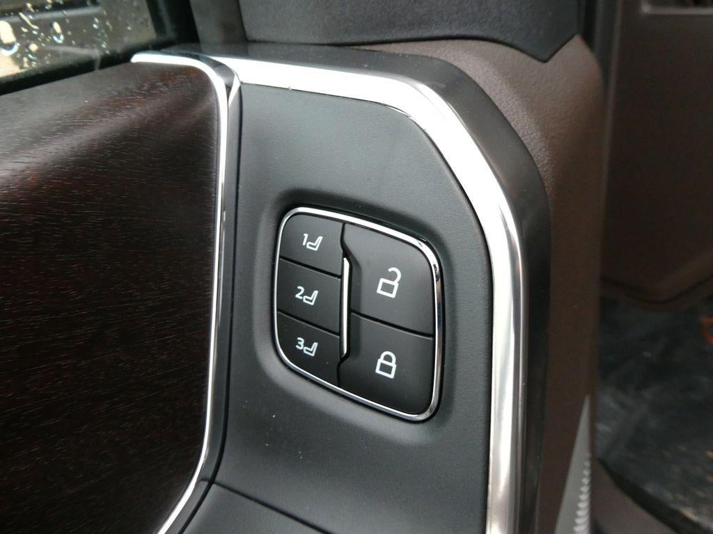 2026 Ford Super Duty F-350 DRW King Ranch 4WD Crew Cab 8' Box