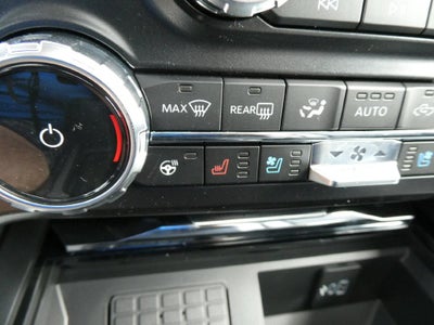 2027 Ford Super Duty F-350 DRW LARIAT 4WD Crew Cab 8' Box