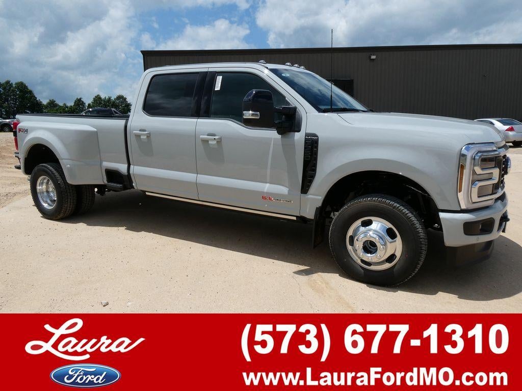 2026 Ford Super Duty F-350 DRW Platinum 4WD Crew Cab 8' Box