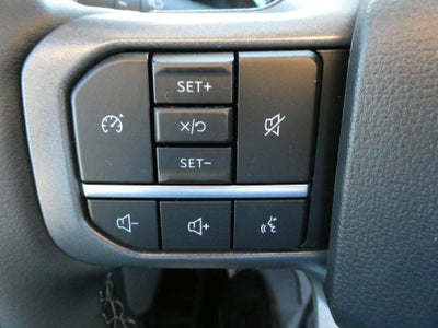 2027 Ford Super Duty F-450 DRW LARIAT 4WD Crew Cab 8' Box